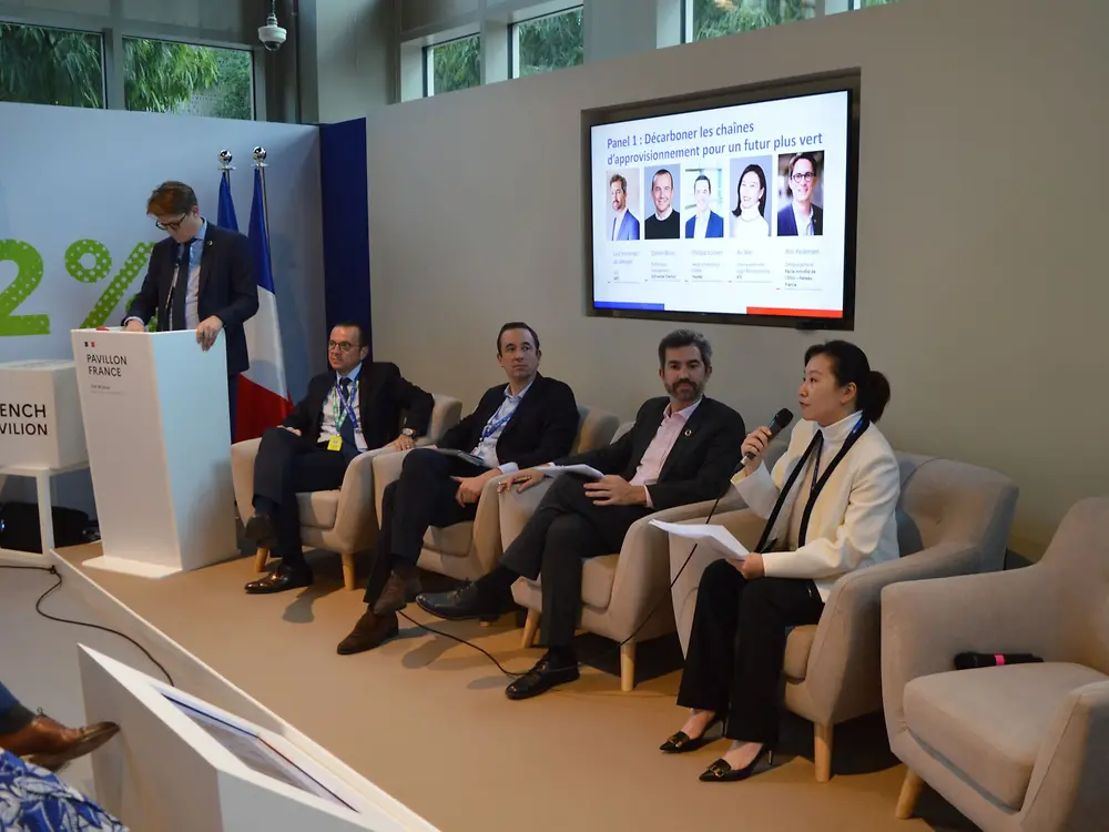 
Dr. Philipp Loosen (sitting, second from left) shared Henkel´s perspective and progress on supply chain decarbonization in a panel event during the United Nations Climate Change Conference (COP28).