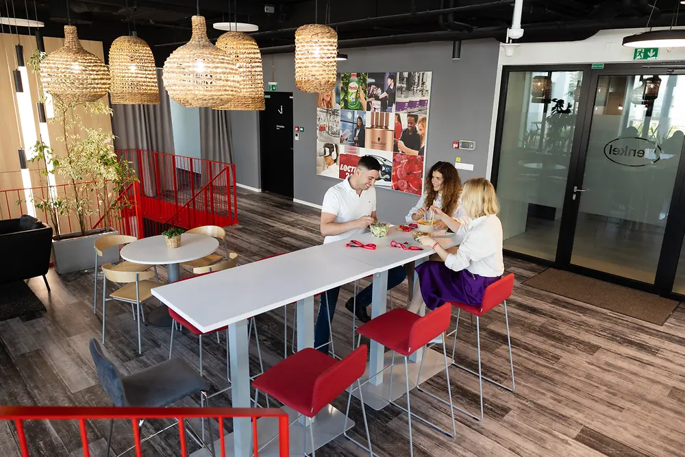 MODERNÉ PRACOVNÉ PROSTREDIE