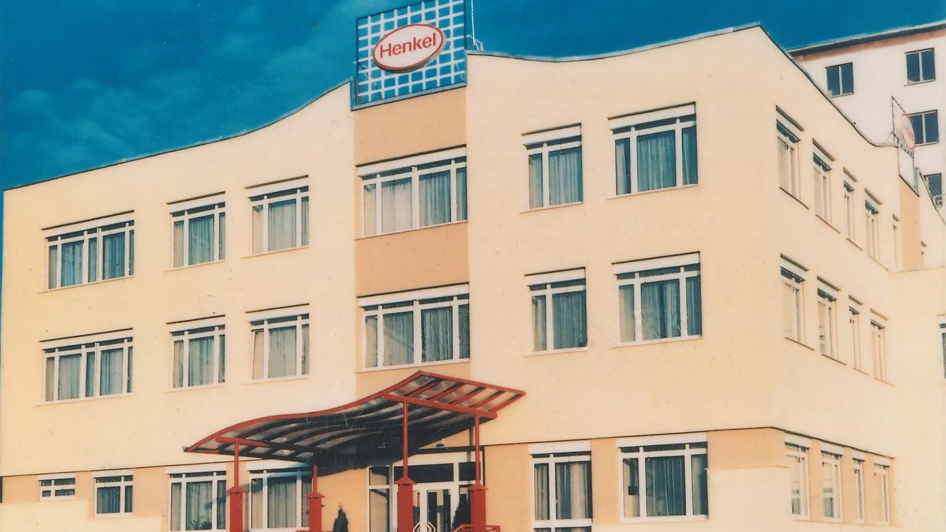 Budova na Záhradníckej ulici, prvé sídlo spoločnosti Henkel Slovensko.
