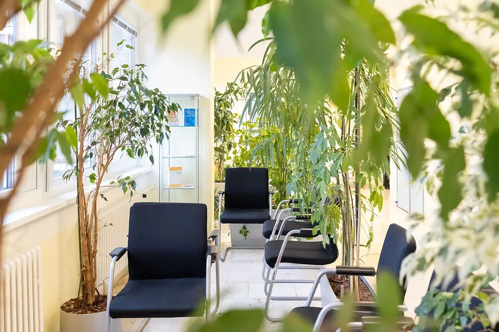 Spoločnosť Henkel Slovensko podporila Fyziatricko-rehabilitačné oddelenie UNB materiálnym darom