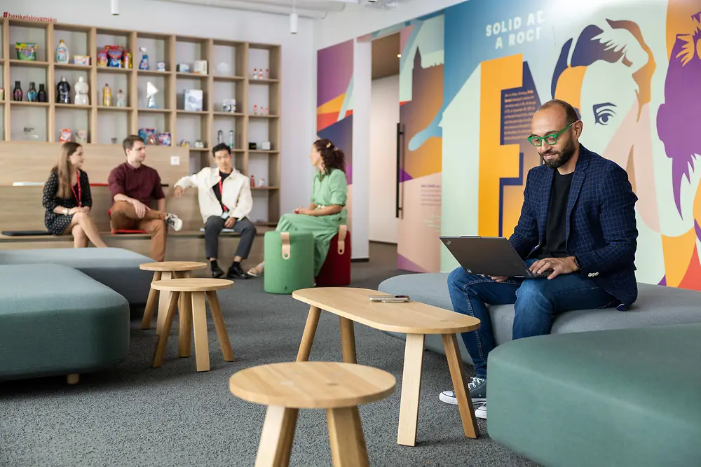 
Zamestnanci spoločnosti Henkel Slovensko