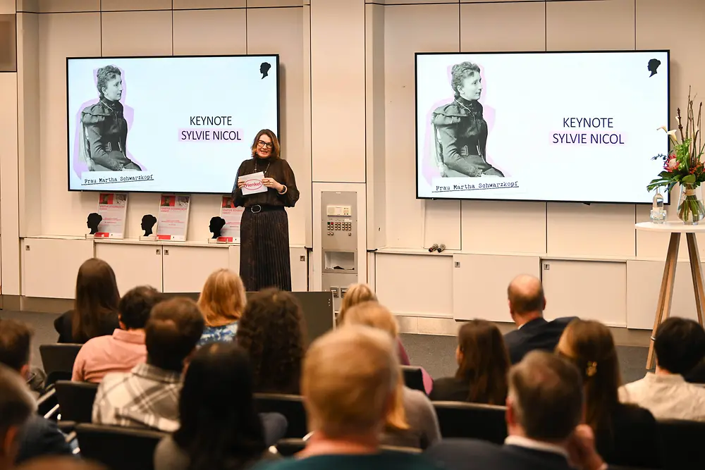 
Sylvie Nicol, Executive Vice President Human Resources, Infrastructure and Sustainability, gave an inspiring keynote speech at the award ceremony.