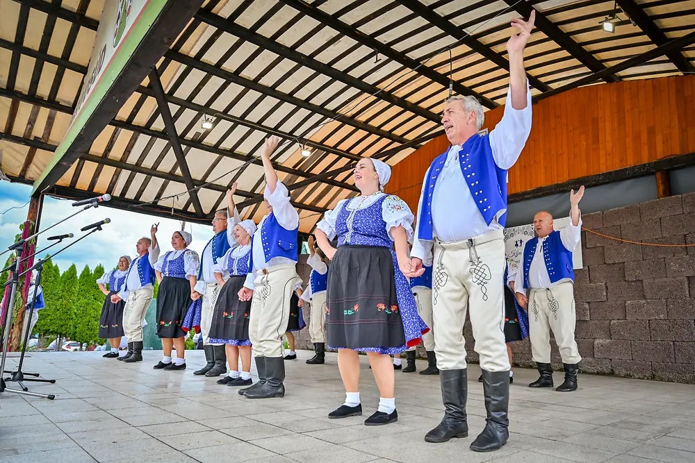 
Festival Kým žiješ, tancuj spája generácie a pomáha uchovávať slovenské folklórne tradície pre ďalšie generácie.