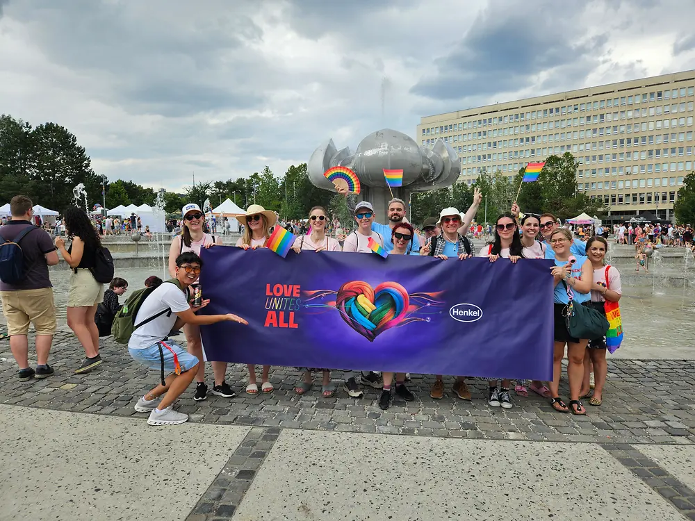 
Zamestnanci Henkel Slovensko počas Dúhového PRIDE Bratislava.