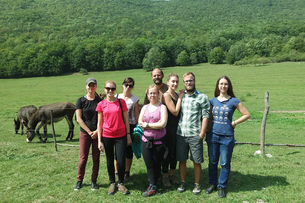 Dobrovoľníci pomáhali syslím rodinám počas troch víkendov